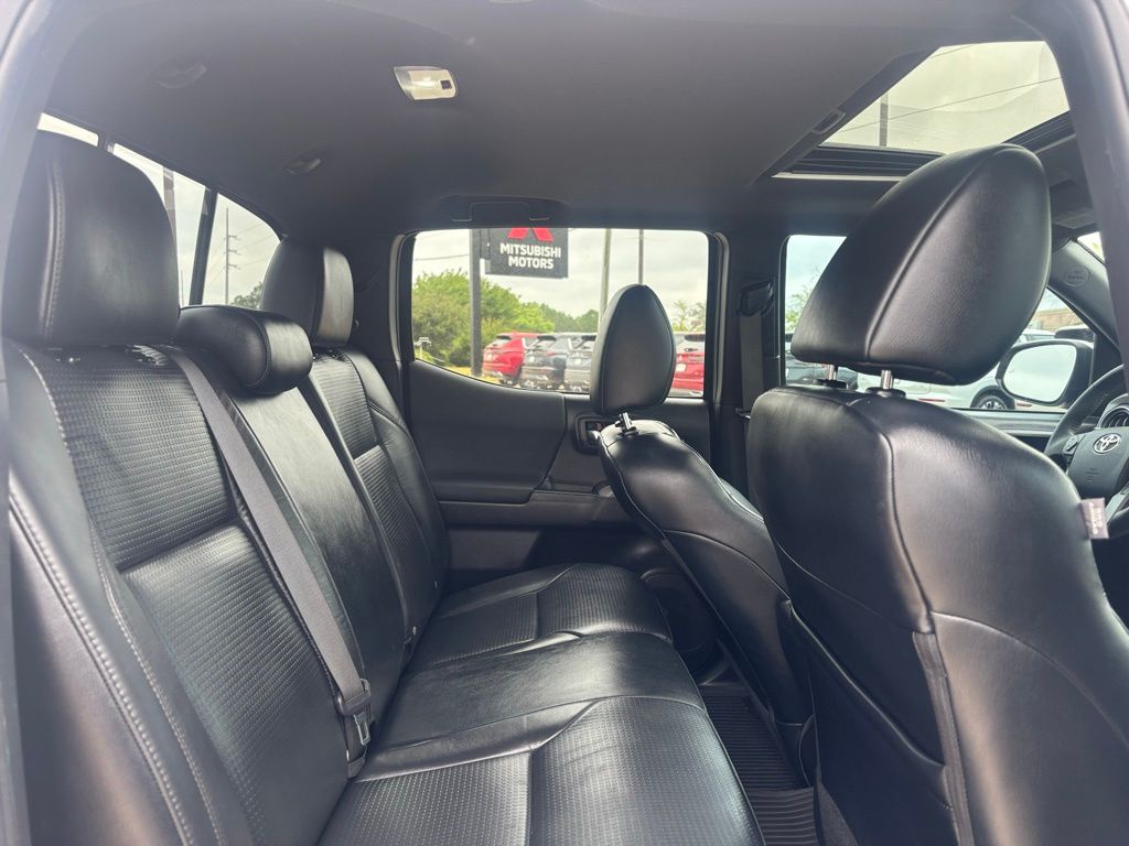 2023 Toyota Tacoma TRD Off-Road photo 16