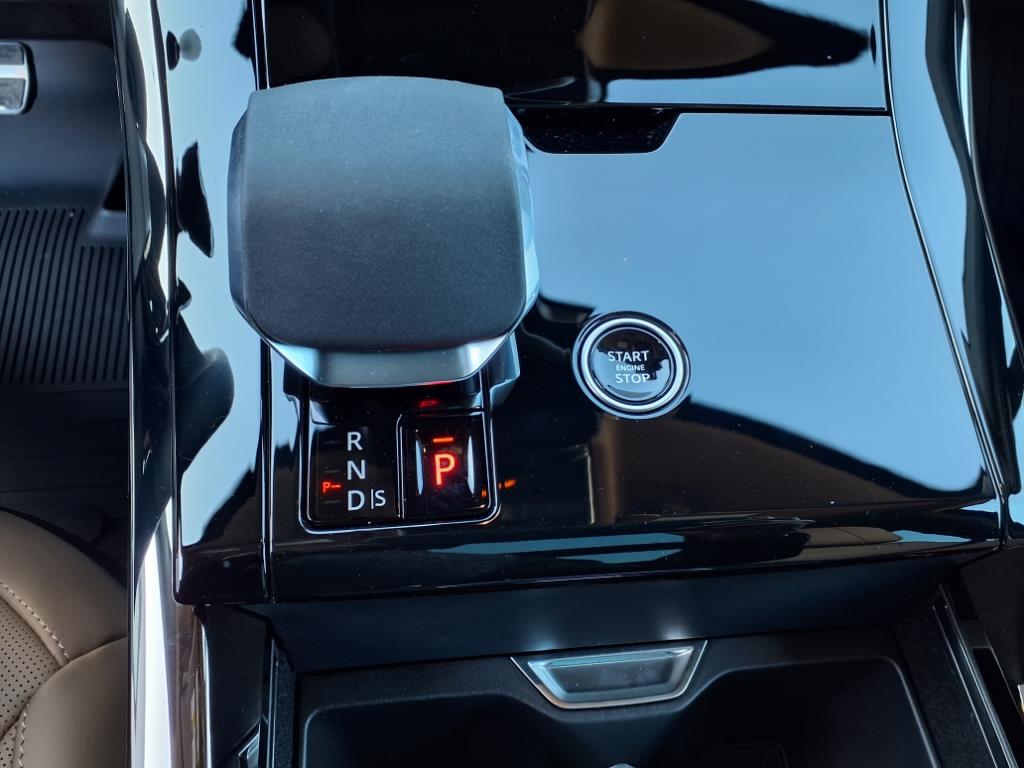 2025 Land Rover Range Rover Sport SE photo 13