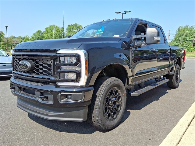 2025 Ford F-350 XLT photo 3