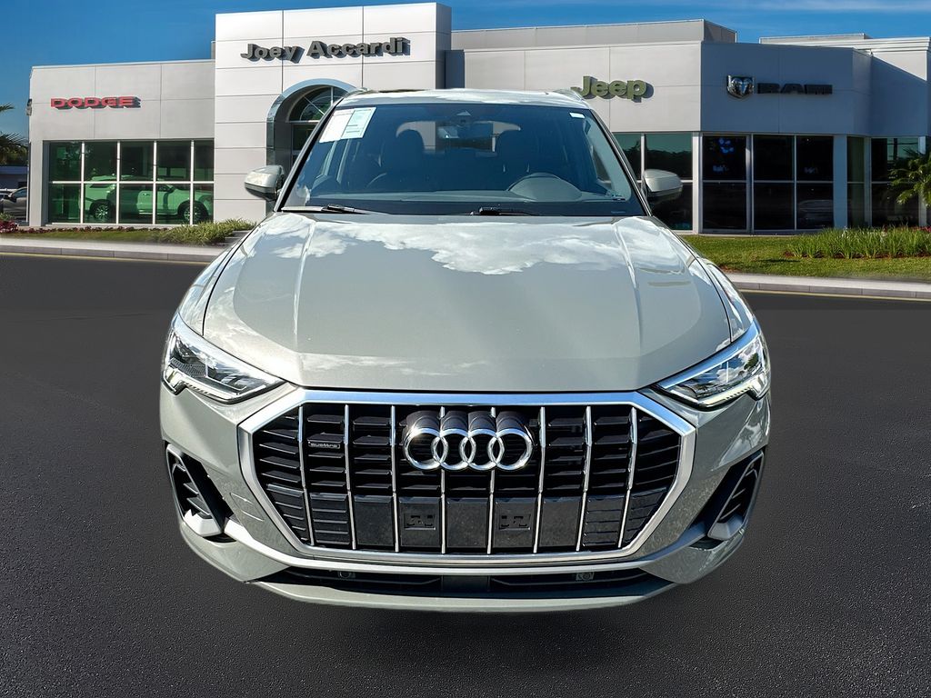 2024 Audi Q3 S line Premium photo 2