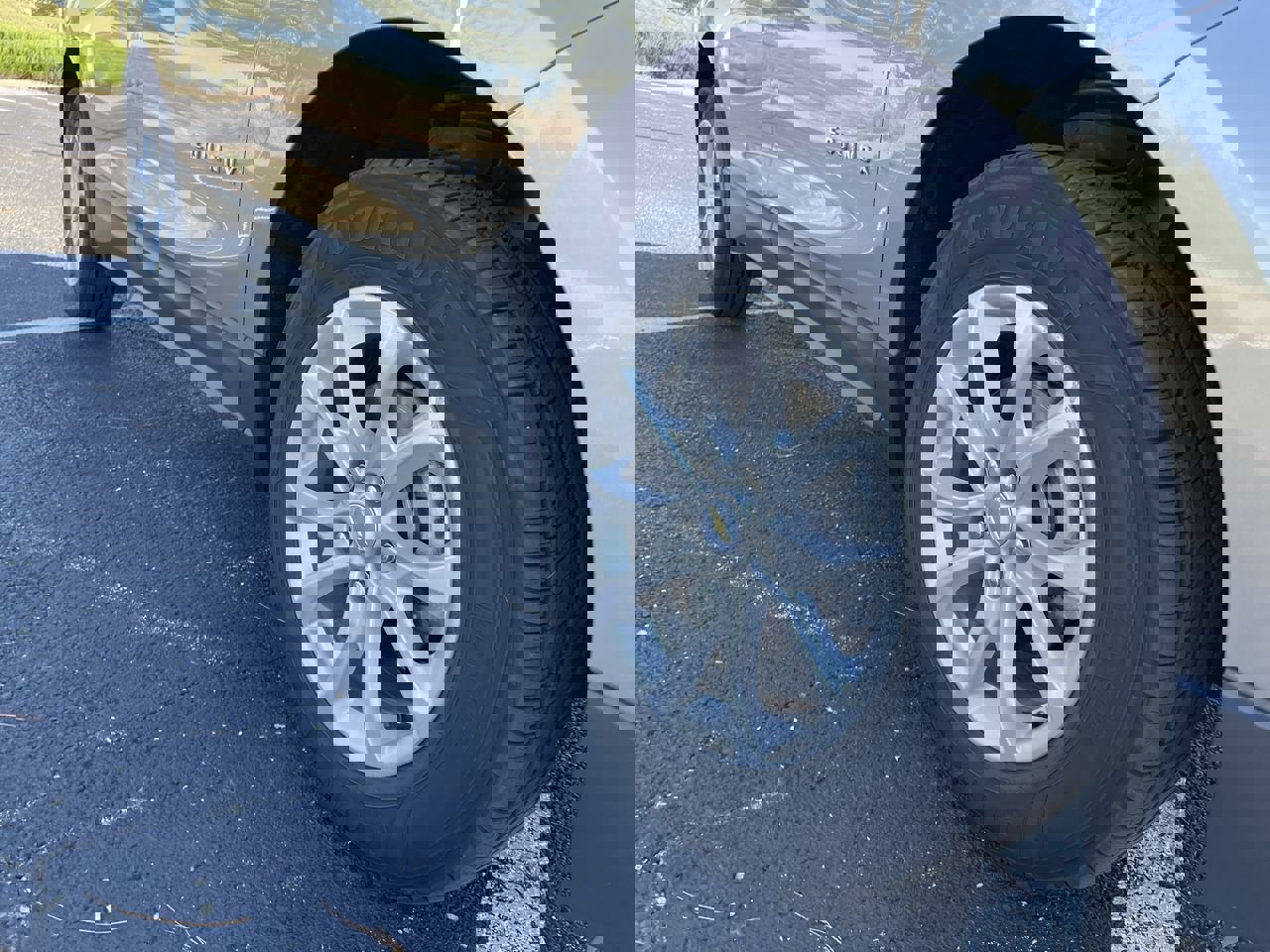 Used 2018 Chevrolet Equinox LT with VIN 3GNAXSEV0JS595112 for sale in Kansas City