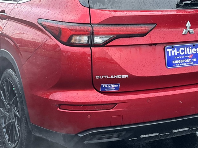 2022 Mitsubishi Outlander Black Edition photo 4