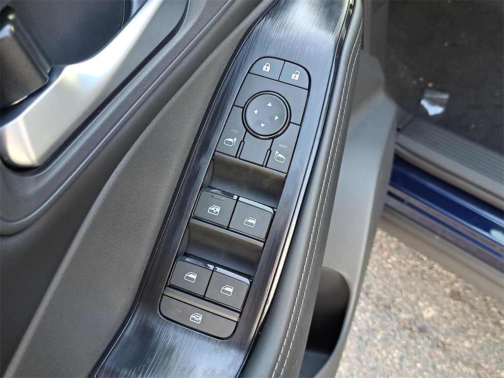 2026 Nissan Rogue SV photo 22