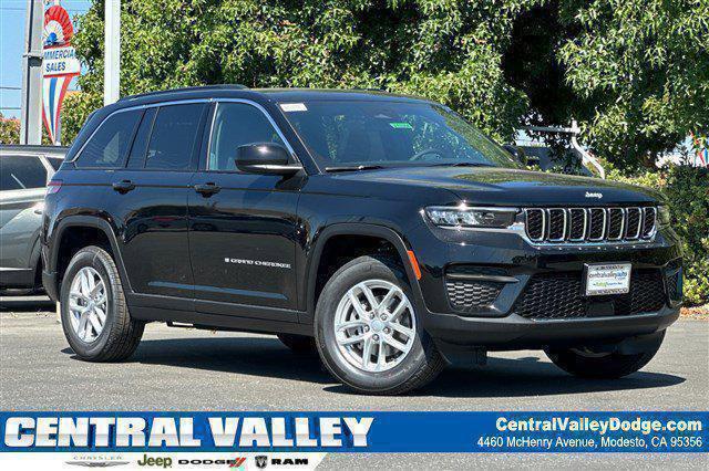 2025 Jeep Grand Cherokee Laredo's photo