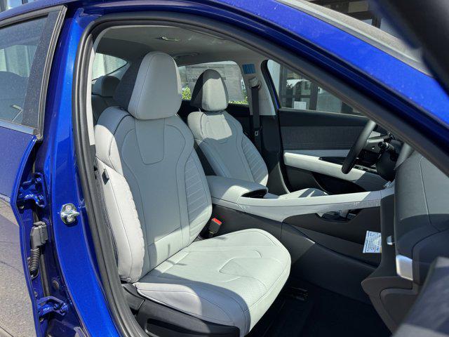 2025 Hyundai Elantra Limited photo 15