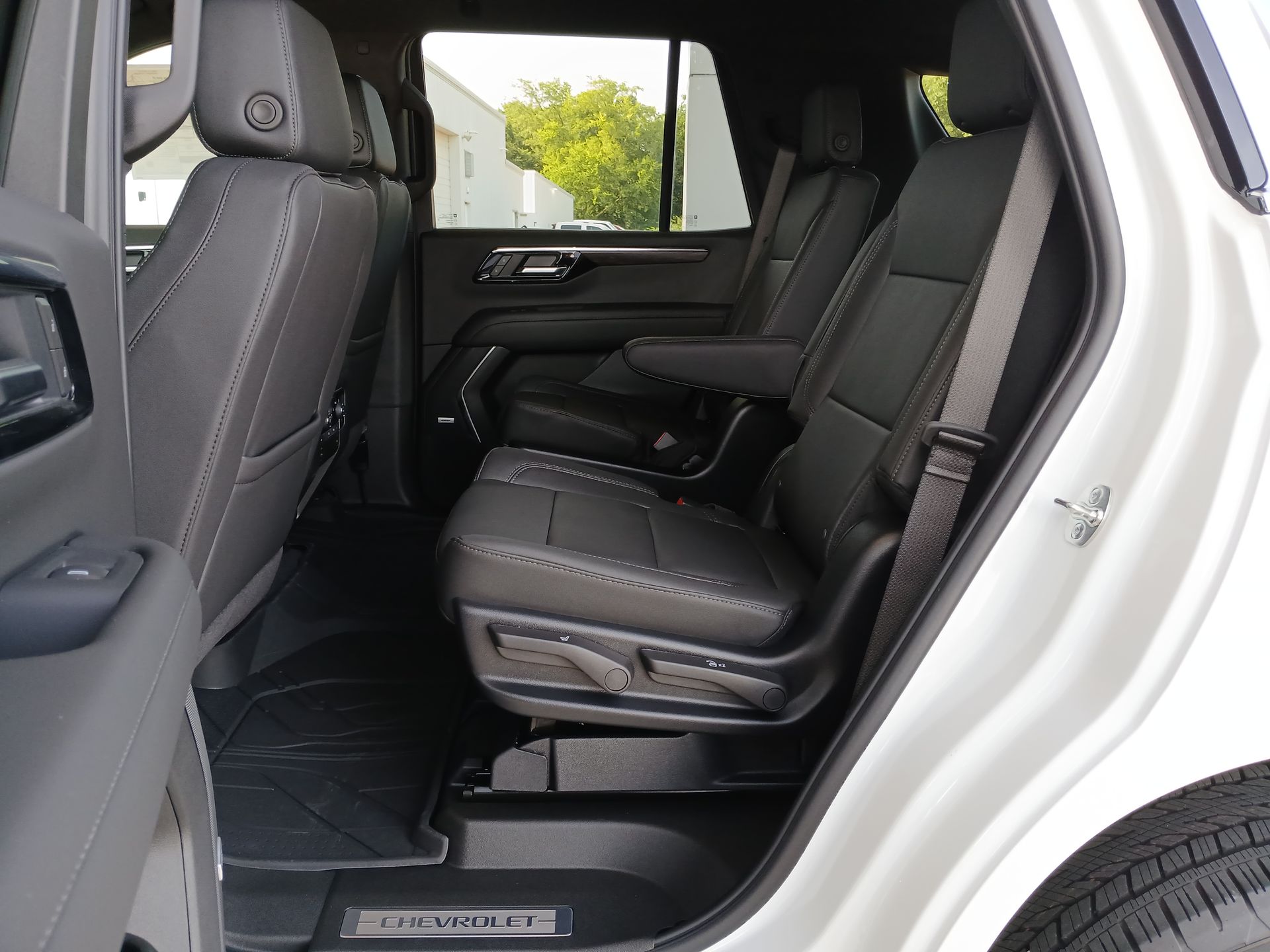 2025 Chevrolet Tahoe LT photo 22