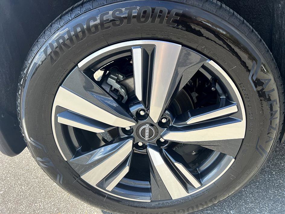 2023 Nissan Rogue SL photo 11