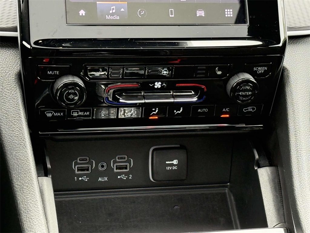 2025 Jeep Grand Cherokee Laredo photo 20