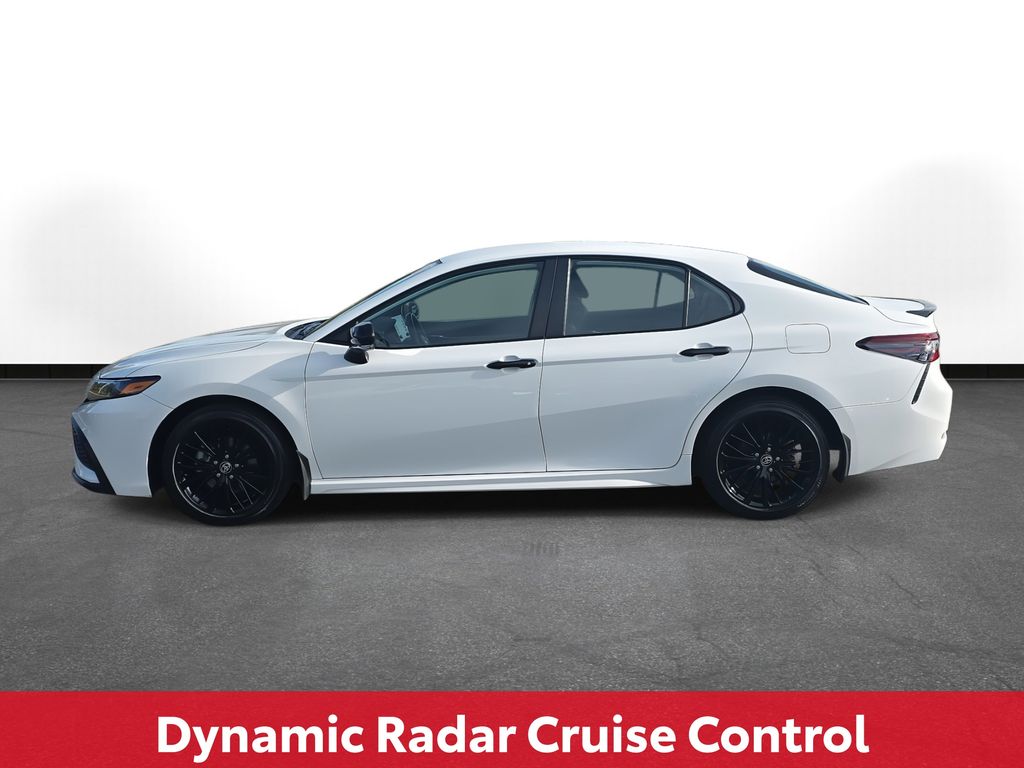 2022 Toyota Camry SE photo 7