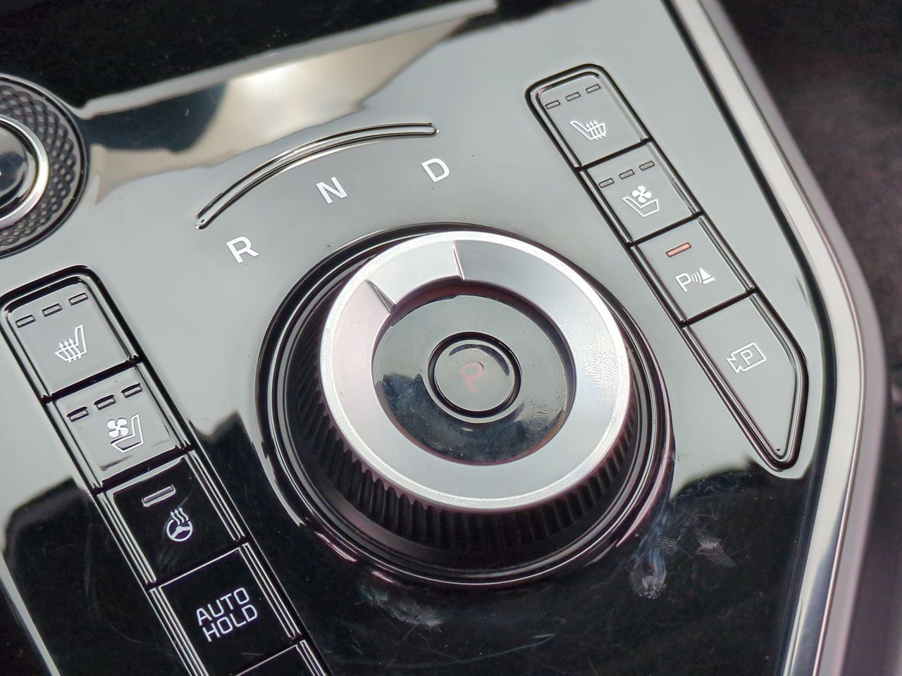 2024 Kia Niro Plug-In Hybrid SX photo 11