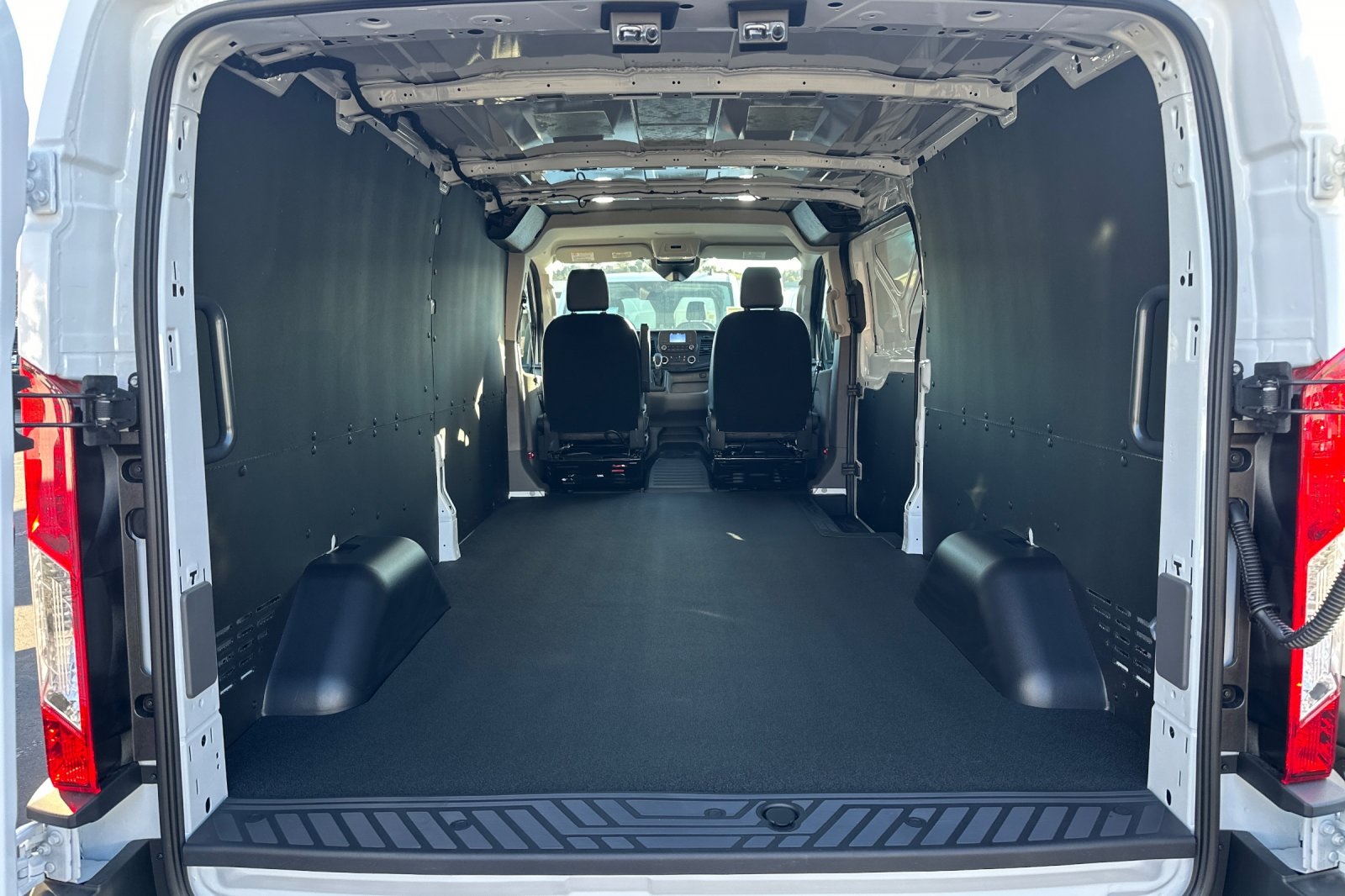 2024 Ford Transit Cargo Van photo 10