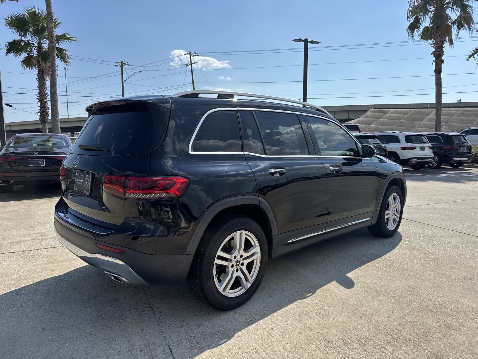 2020 Mercedes Benz GLB 250 photo 3