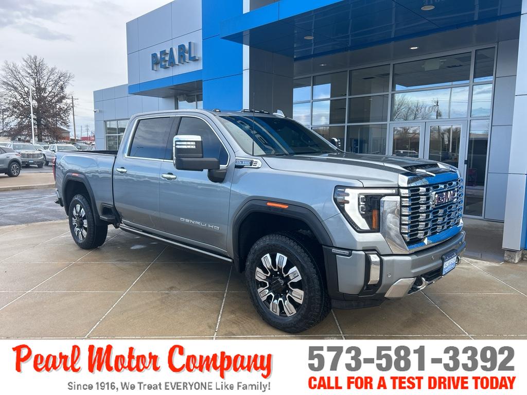 2024 GMC Sierra 2500HD Denali's photo