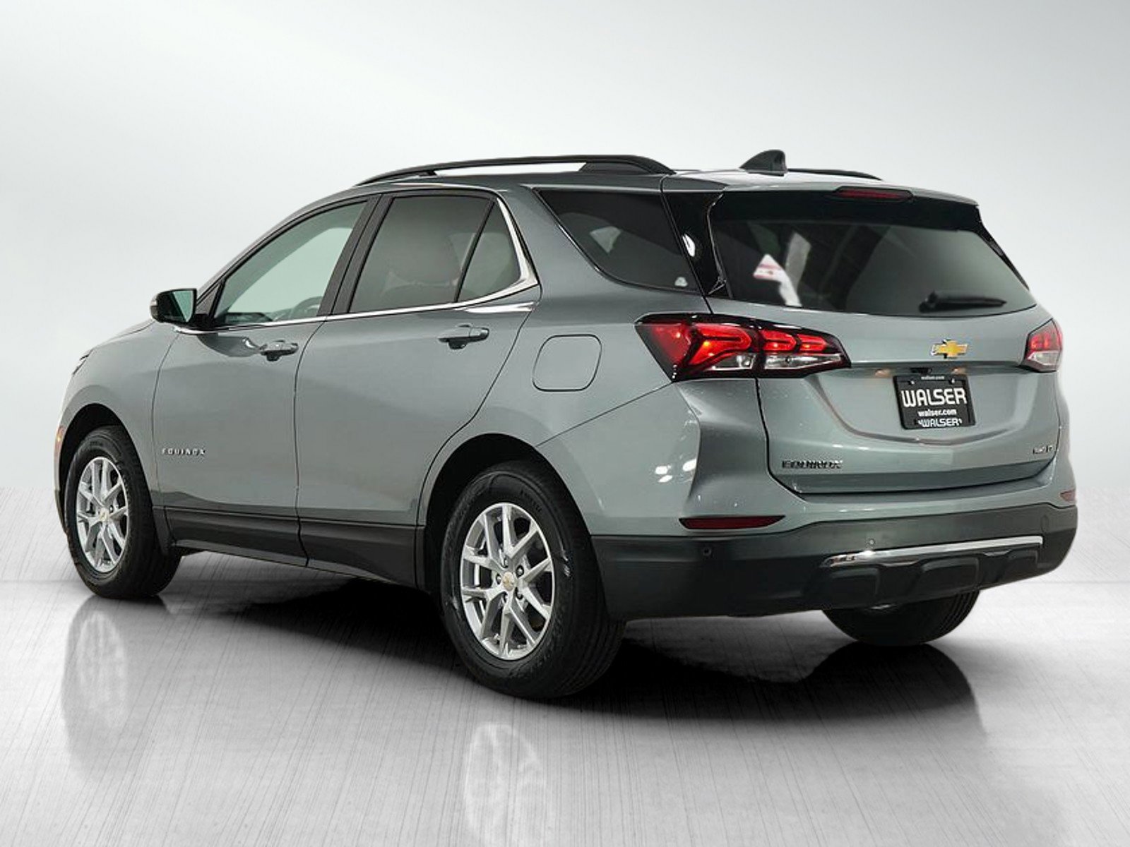 2024 Chevrolet Equinox LT photo 3