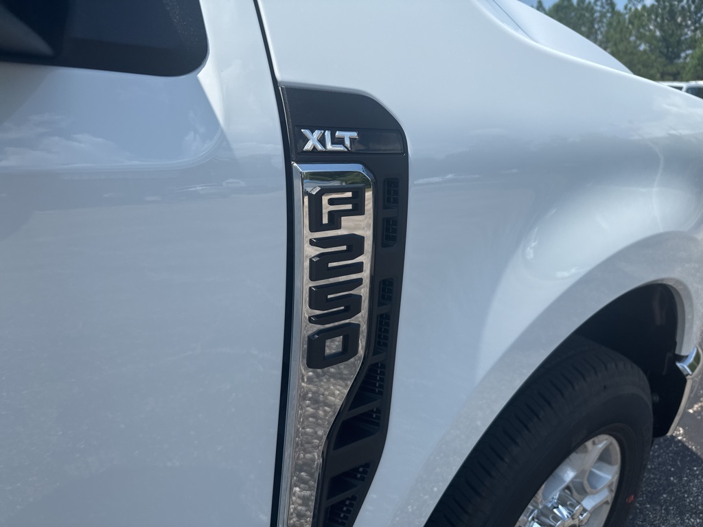 2026 Ford F-250 XLT photo 15