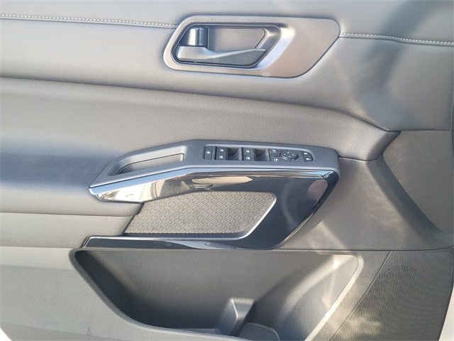 2025 Nissan Pathfinder SV photo 20