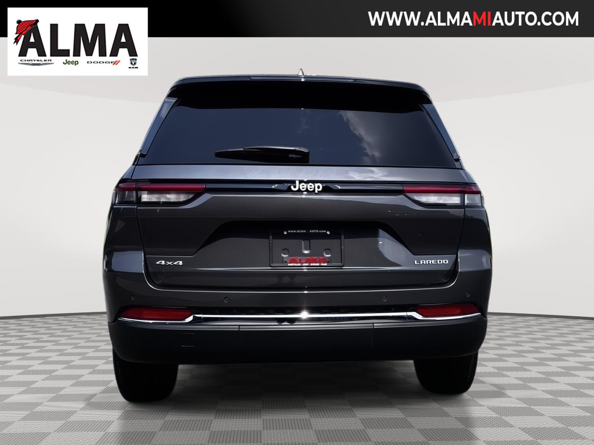 2025 Jeep Grand Cherokee Laredo photo 6
