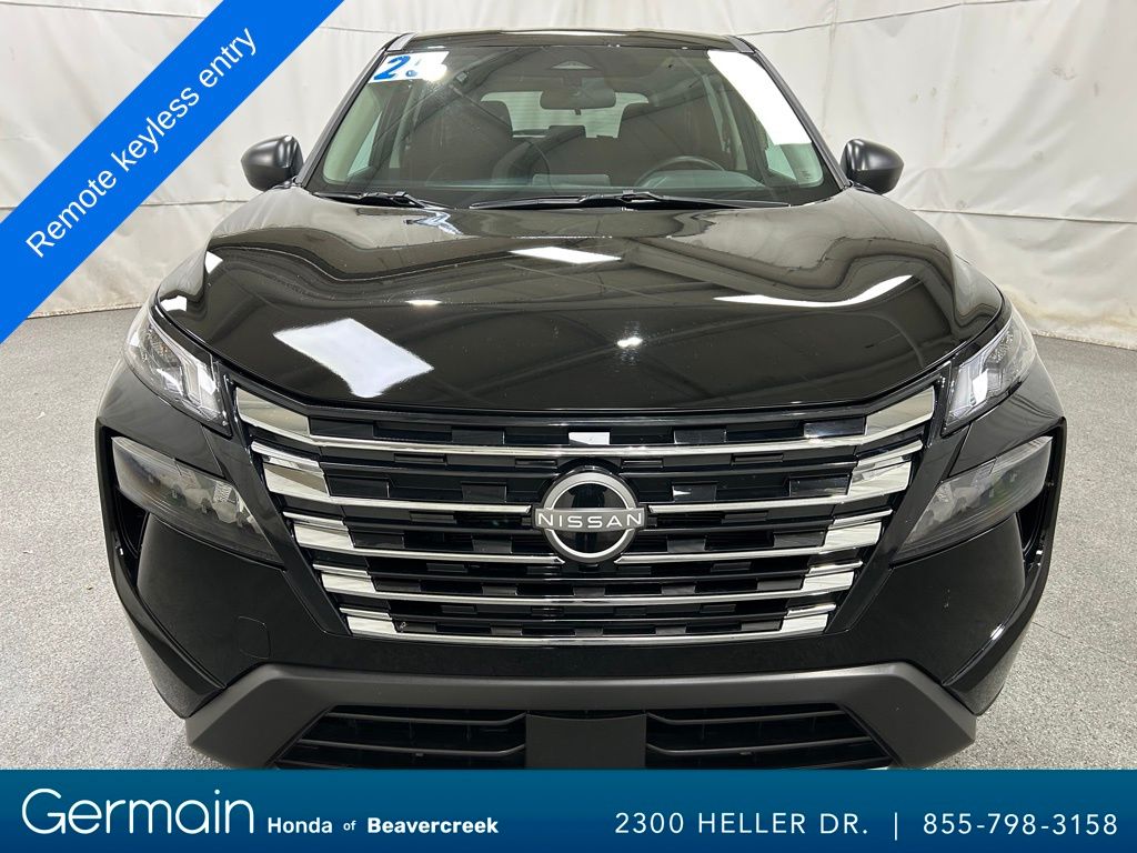 2025 Nissan Rogue S photo 2