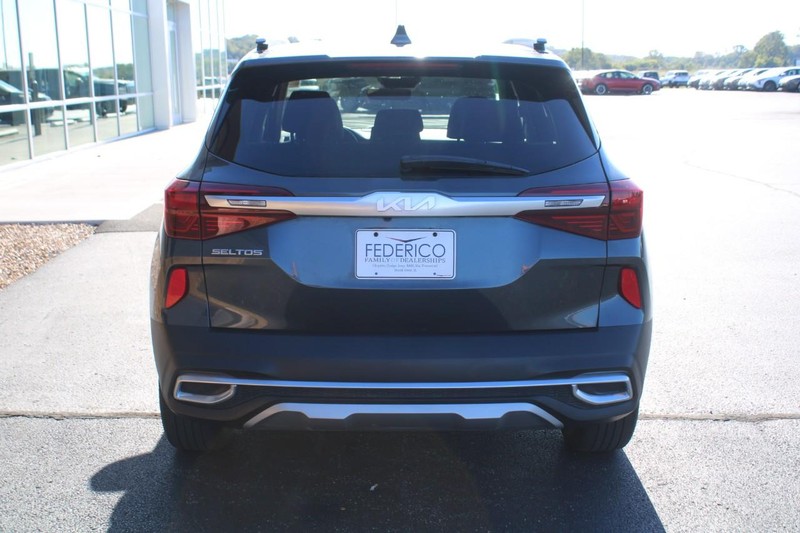 2023 Kia Seltos EX photo 2