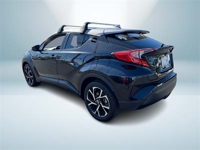2020 Toyota C-HR XLE photo 4