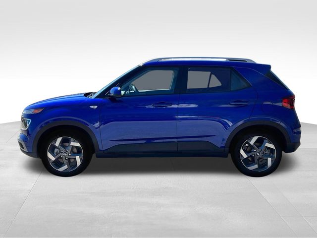 2024 Hyundai Venue SEL photo 3
