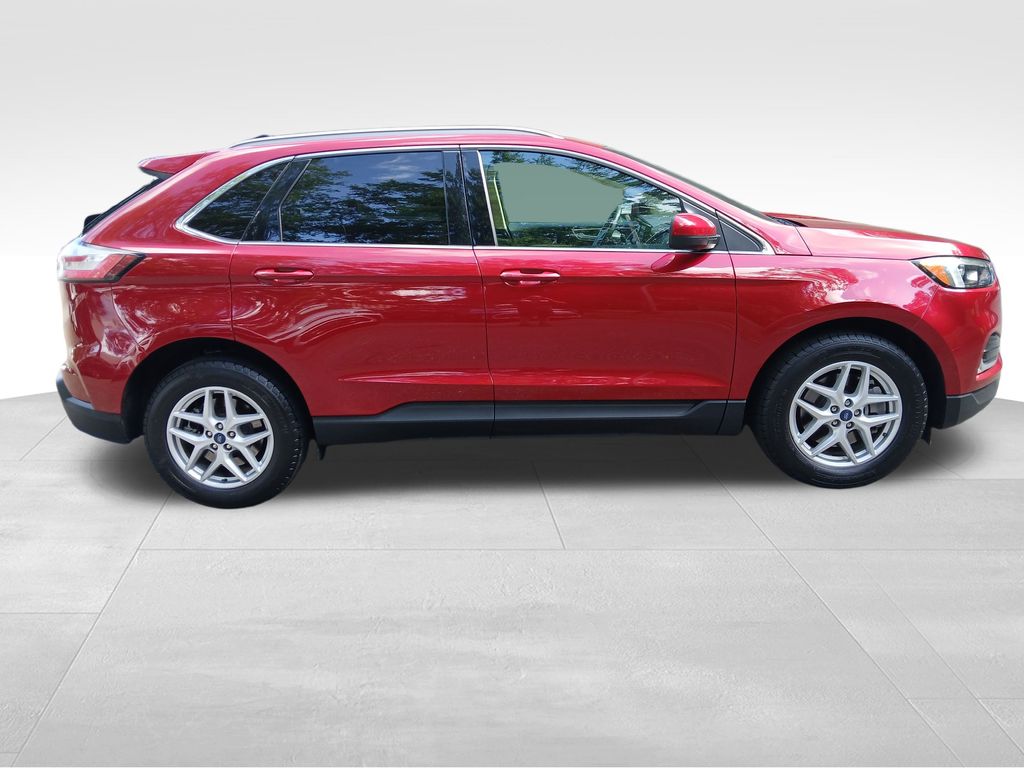 2022 Ford Edge SEL photo 6