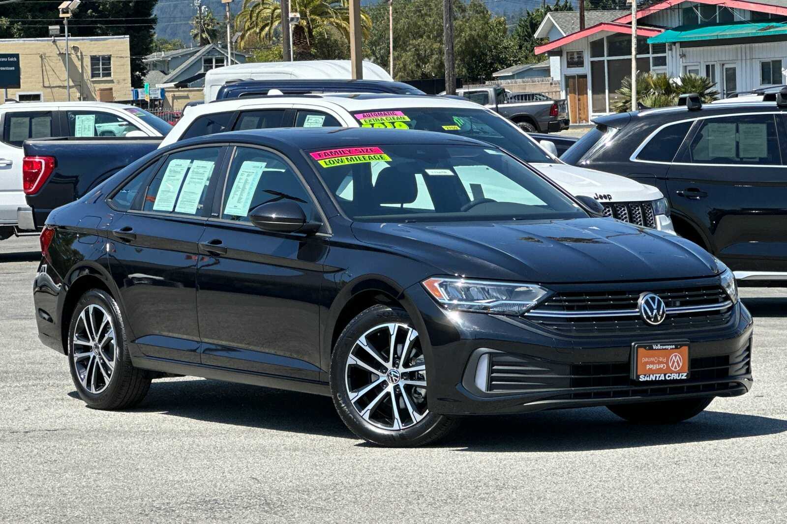 2024 Volkswagen Jetta 1.5T Sport photo 2