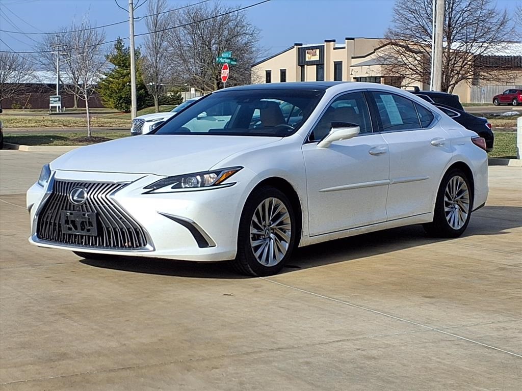 2019 Lexus ES 350 Luxury's photo