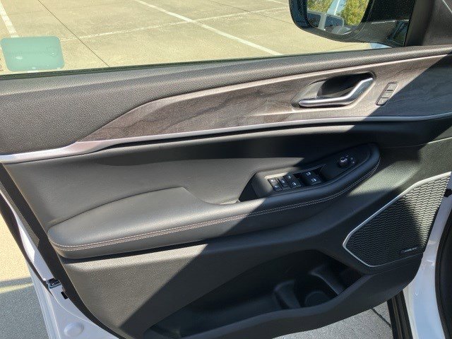 2023 Jeep Cherokee 4xe photo 8
