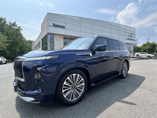 2025 INFINITI QX80 LUXE 4WD