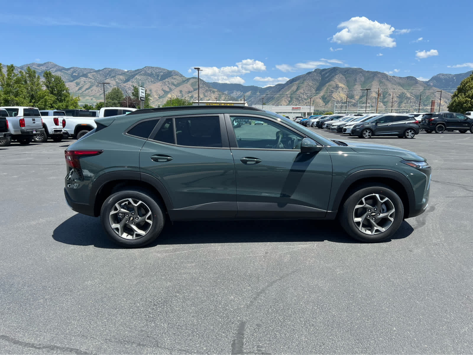 2025 Chevrolet Trax LT photo 5