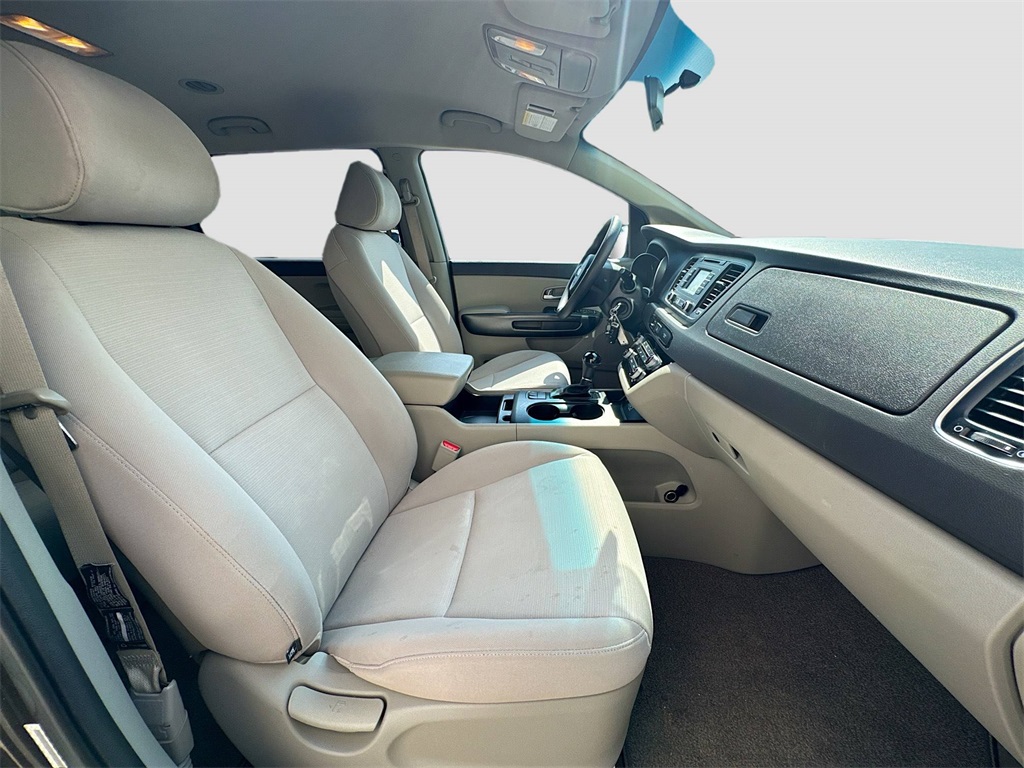 2015 Kia Sedona LX photo 28