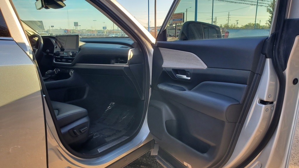 2024 Toyota Grand Highlander Limited photo 41