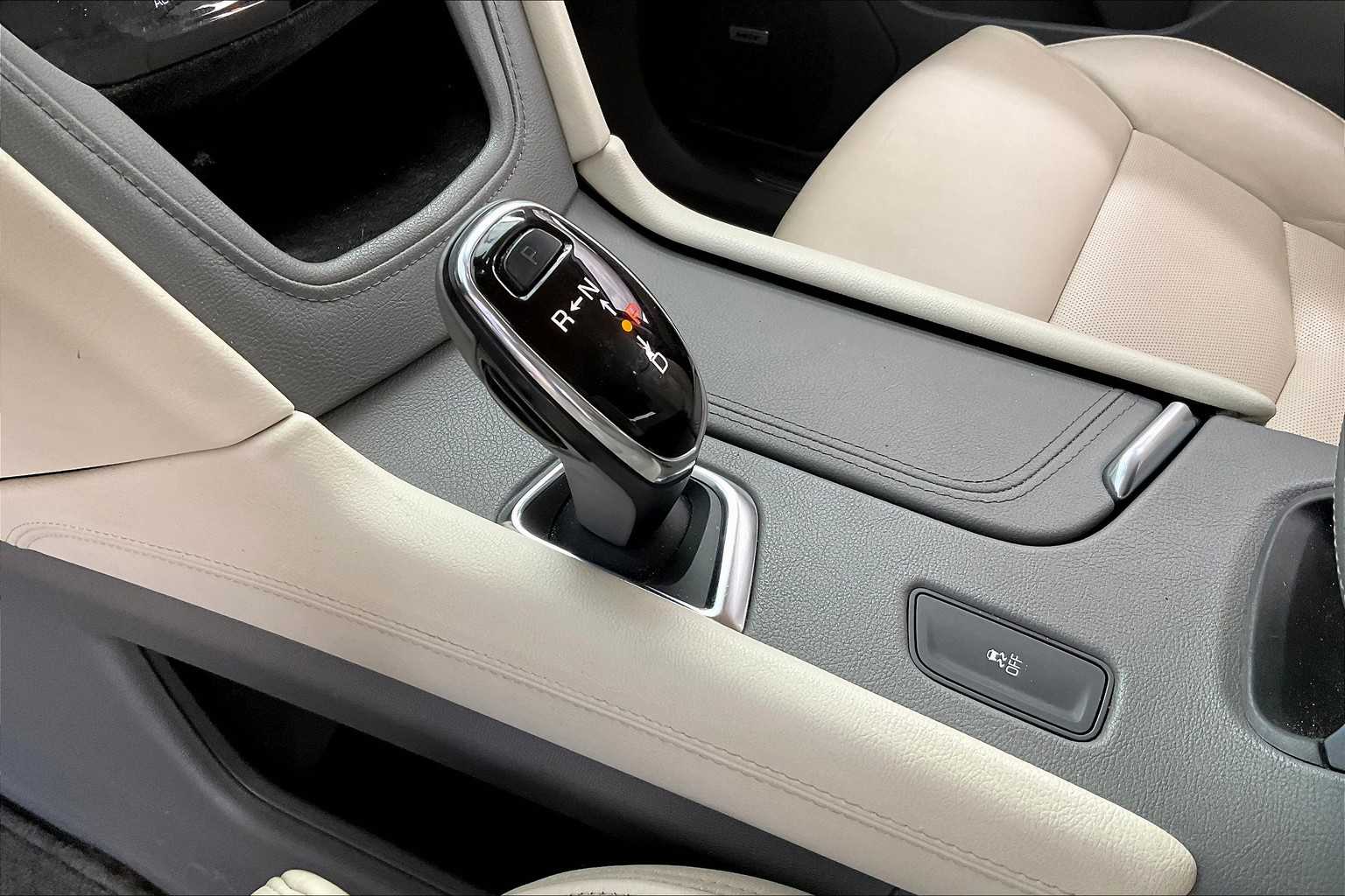 2017 Cadillac XT5 Luxury photo 14