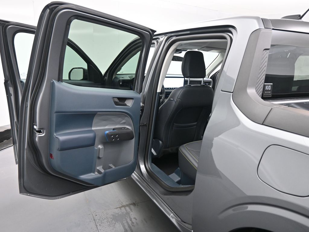 2025 Ford Maverick photo 15
