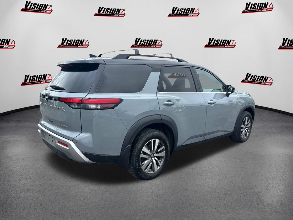 2022 Nissan Pathfinder SL photo 5