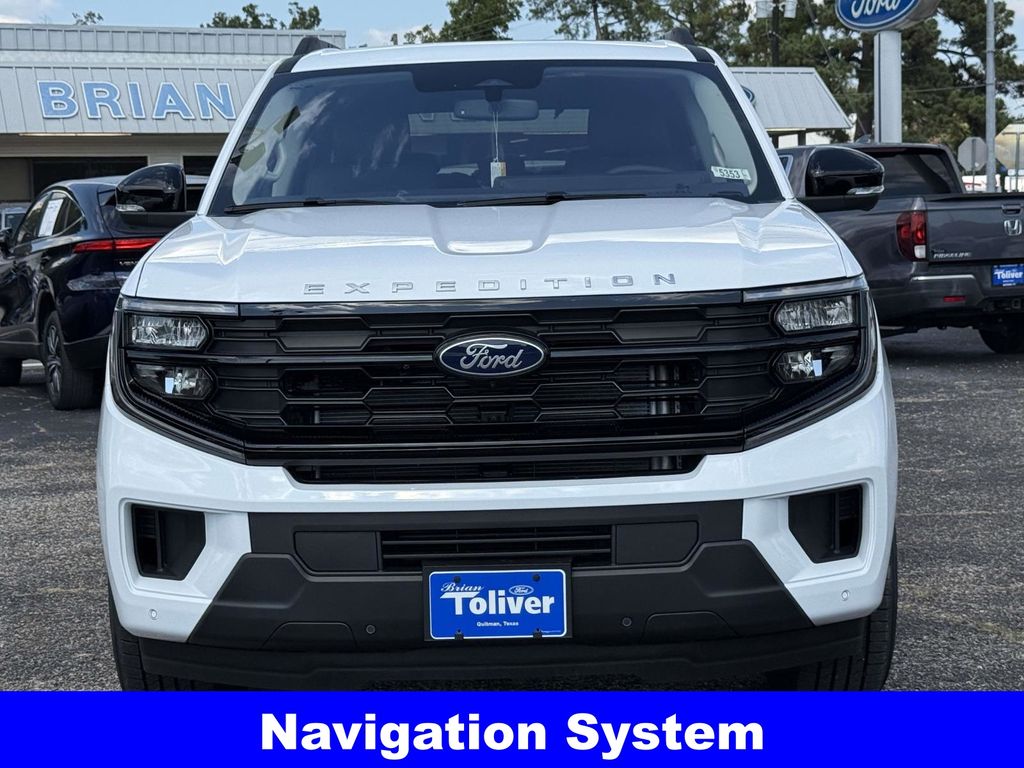 2025 Ford Expedition photo 3