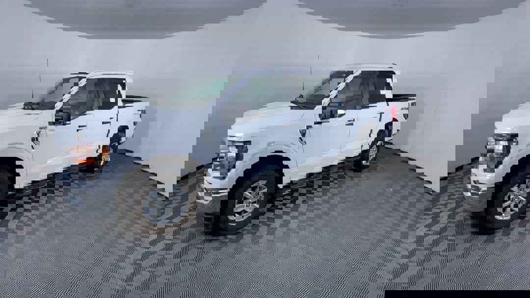 2023 Ford F-150 XLT photo 4