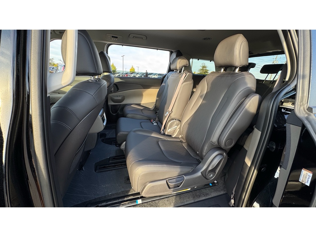 2026 Kia Carnival EX photo 18