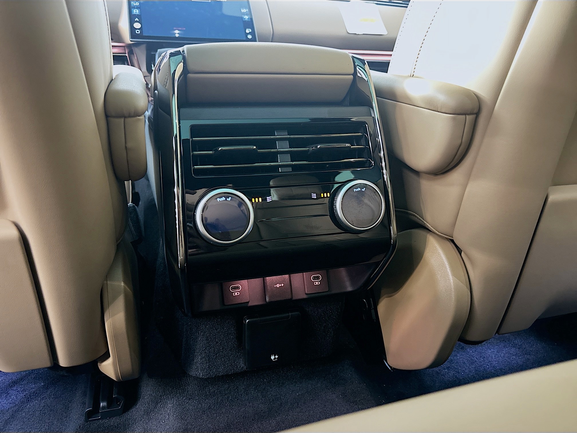 2025 Land Rover Range Rover Sport SE photo 23