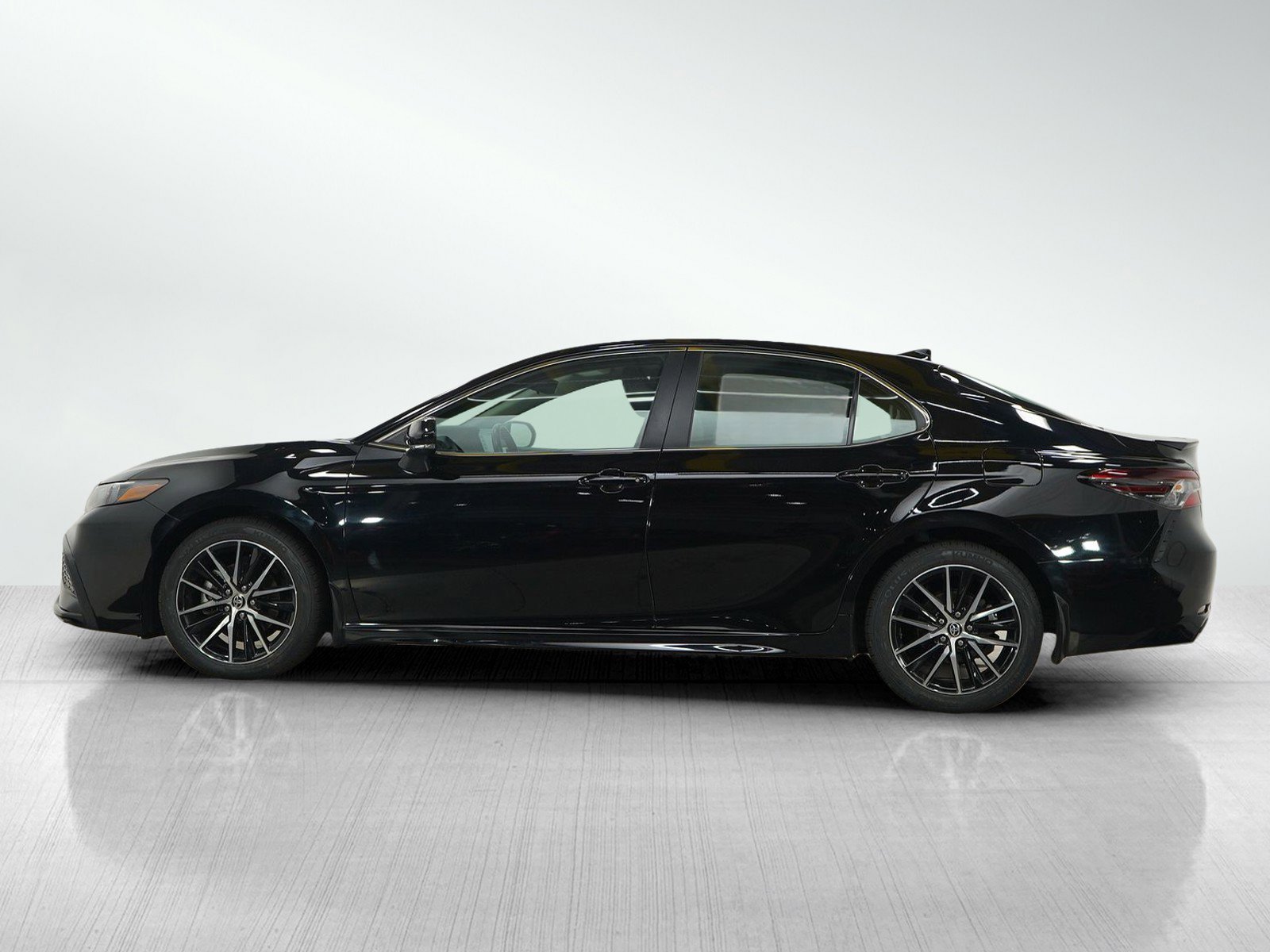 Used 2023 Toyota Camry SE with VIN 4T1G11AK8PU158327 for sale in Bloomington, Minnesota