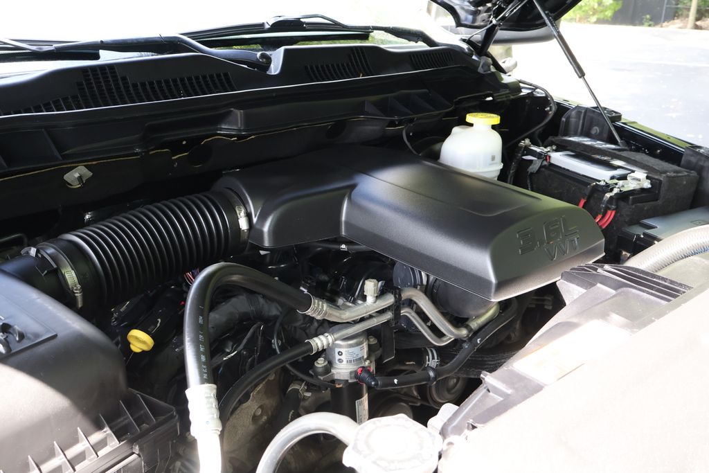 2024 Ram 1500 Classic Warlock photo 12