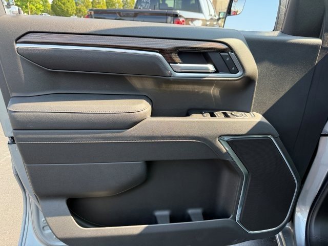 2026 Chevrolet Silverado 1500 LT photo 9