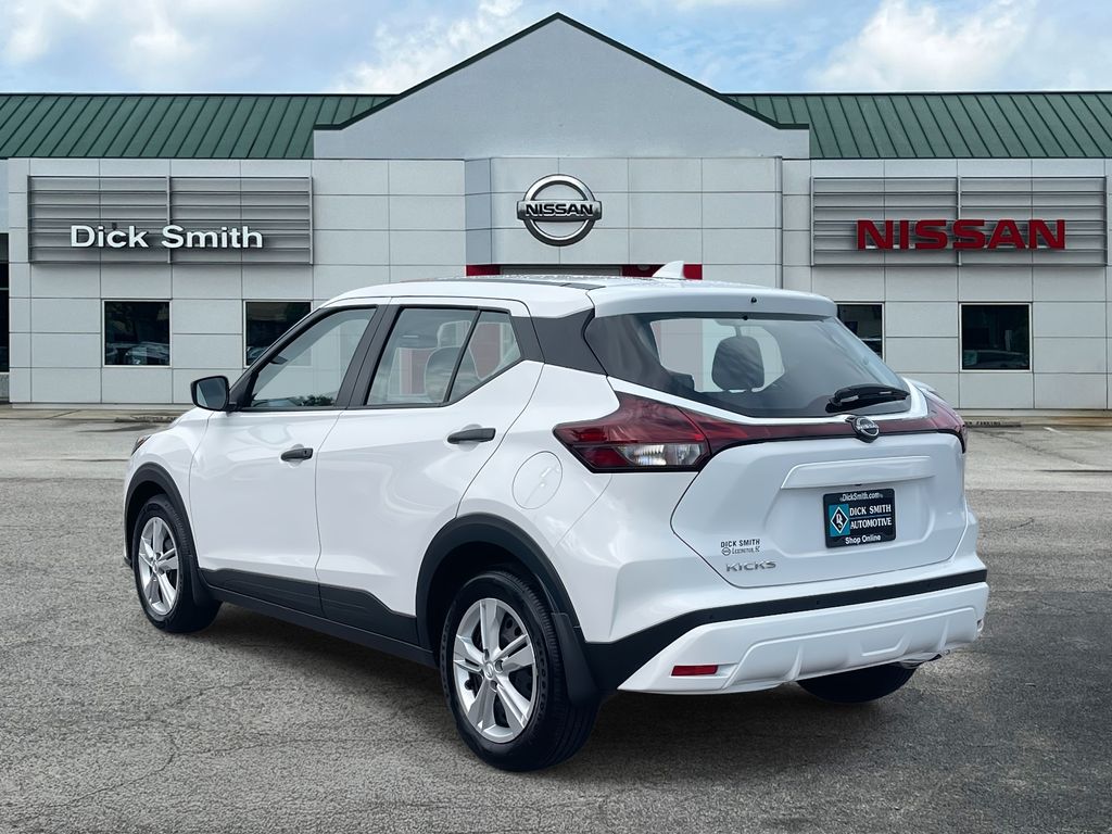 2025 Nissan Kicks Play S photo 3