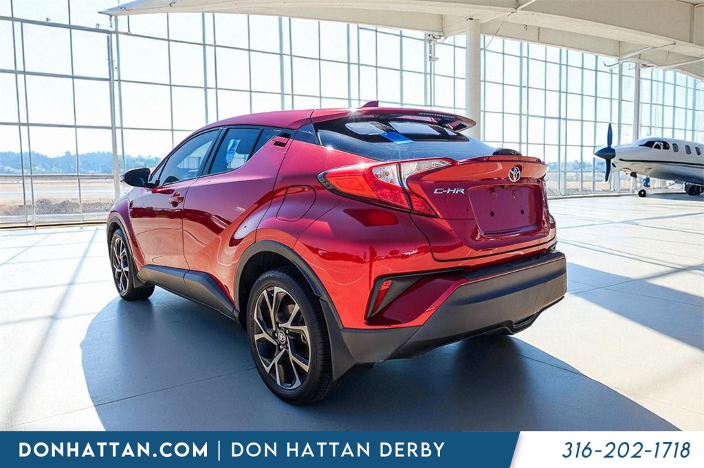 2021 Toyota C-HR XLE photo 25