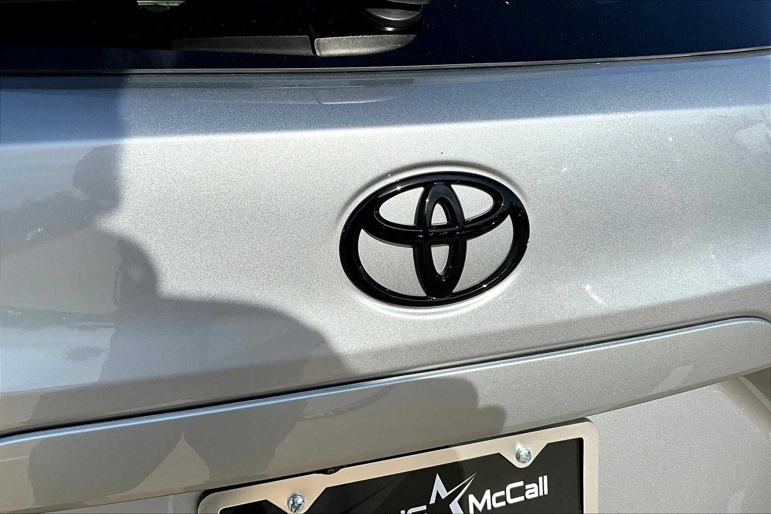 2024 Toyota Corolla Cross Hybrid XSE photo 29