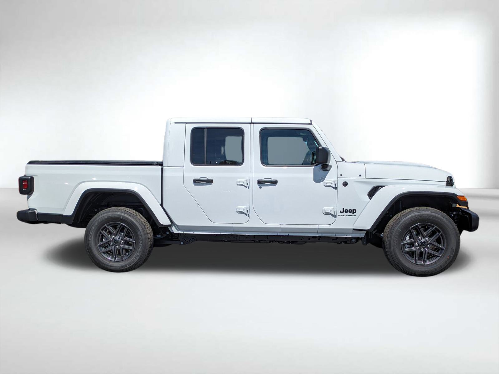 2025 Jeep Gladiator Sport S photo 3