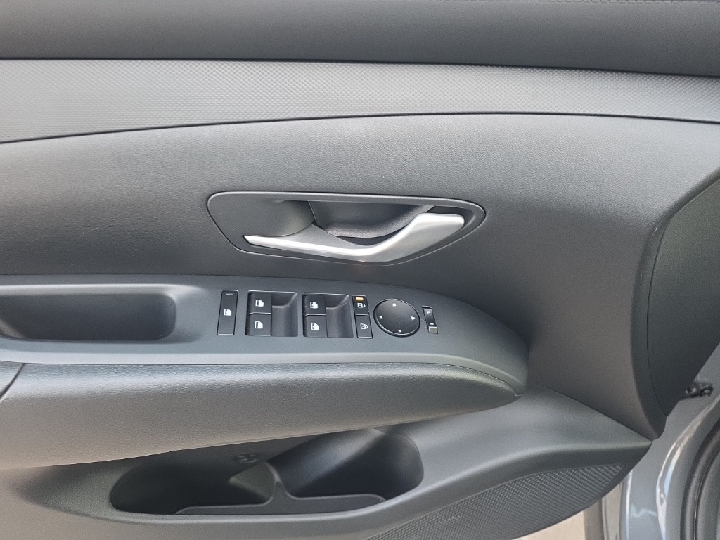 2025 Hyundai Santa Cruz SEL photo 9