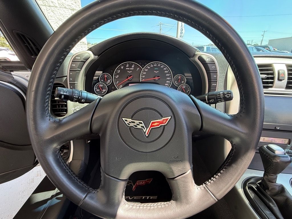 2005 Chevrolet Corvette Base photo 16