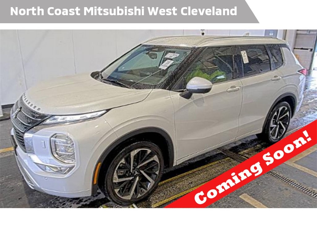 2022 Mitsubishi Outlander SEL's photo